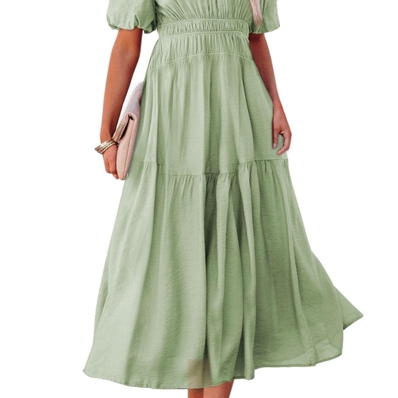 Dresses & Skirts - Elegant Green Maxi Dress